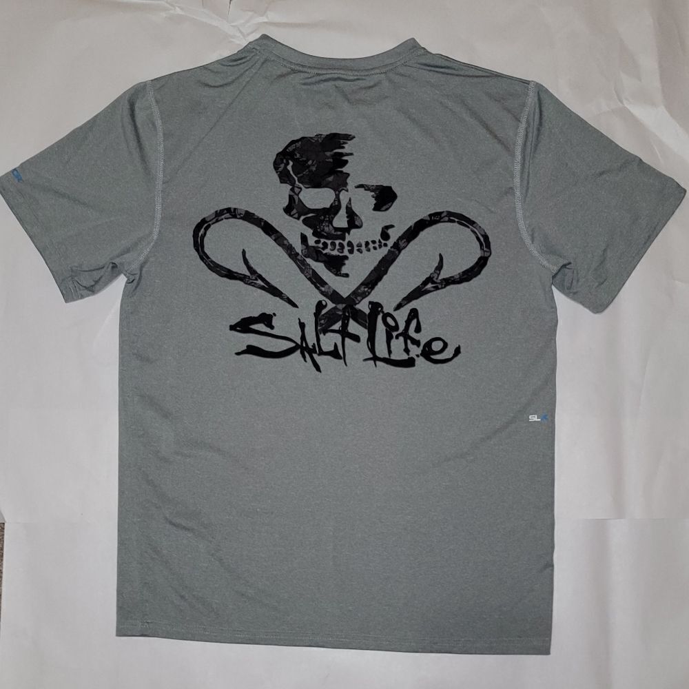 Salt Life Skull and Hook Camo Short Sleeve SLX UV Performance Pocket Tee Size M